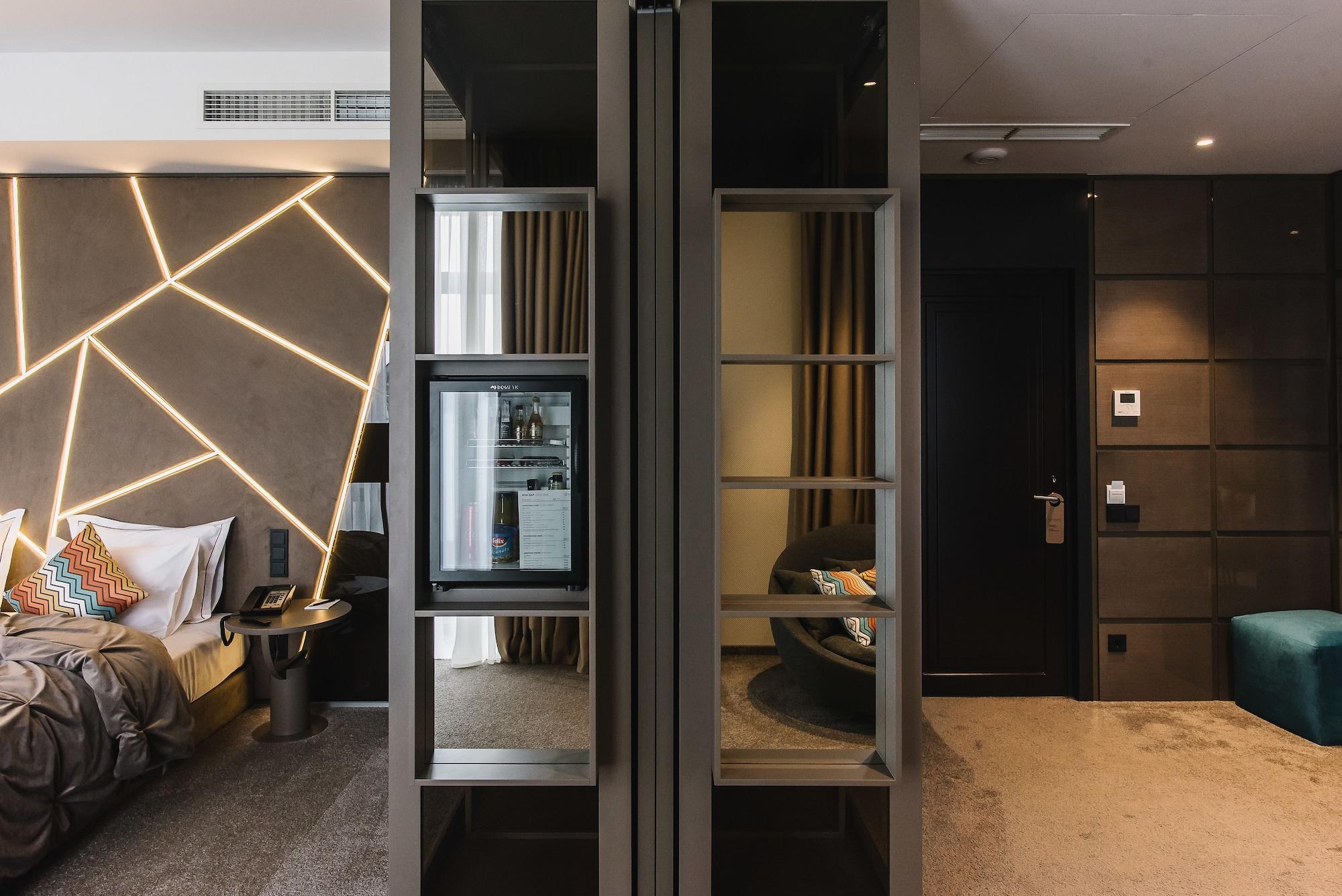 Noble Boutique Hotel Lutsʼk Exterior foto