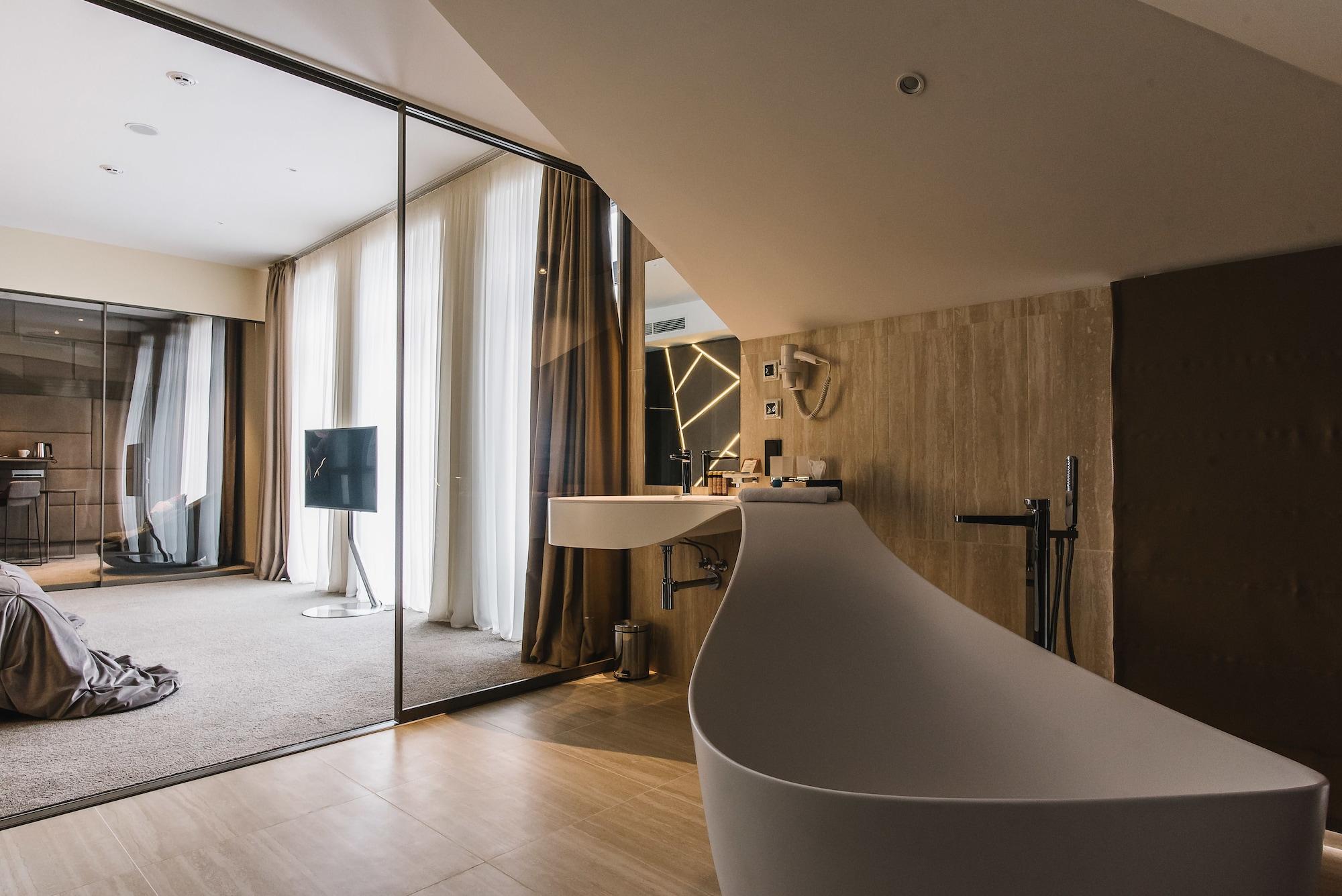 Noble Boutique Hotel Lutsʼk Exterior foto