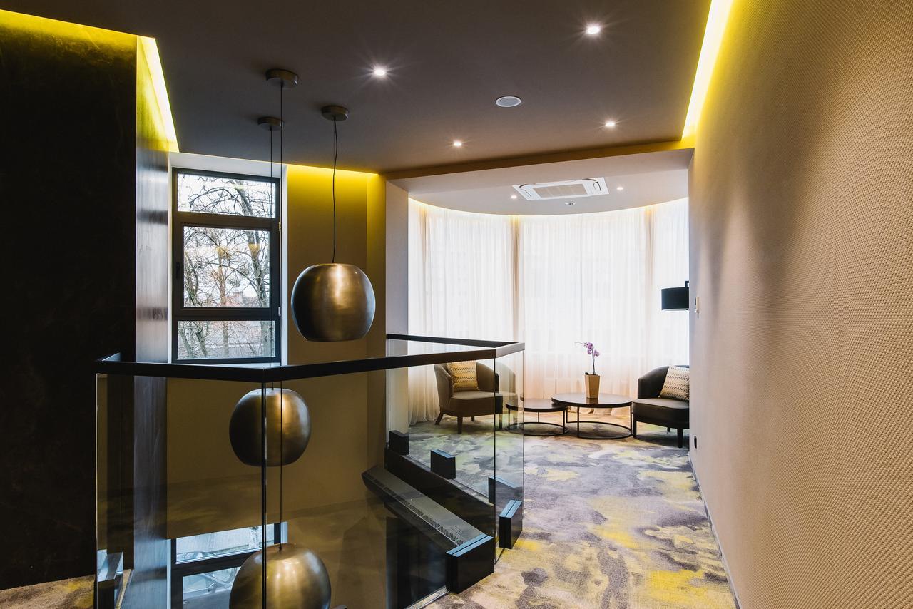 Noble Boutique Hotel Lutsʼk Exterior foto