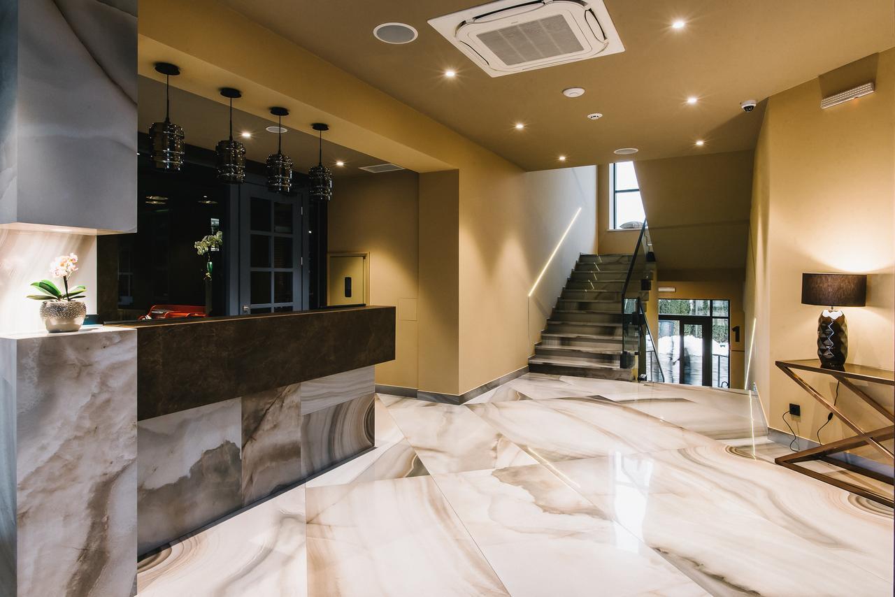Noble Boutique Hotel Lutsʼk Exterior foto