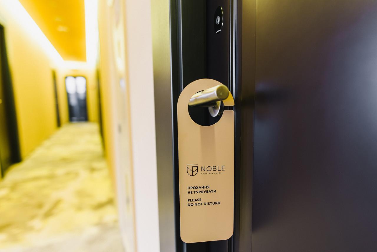 Noble Boutique Hotel Lutsʼk Exterior foto